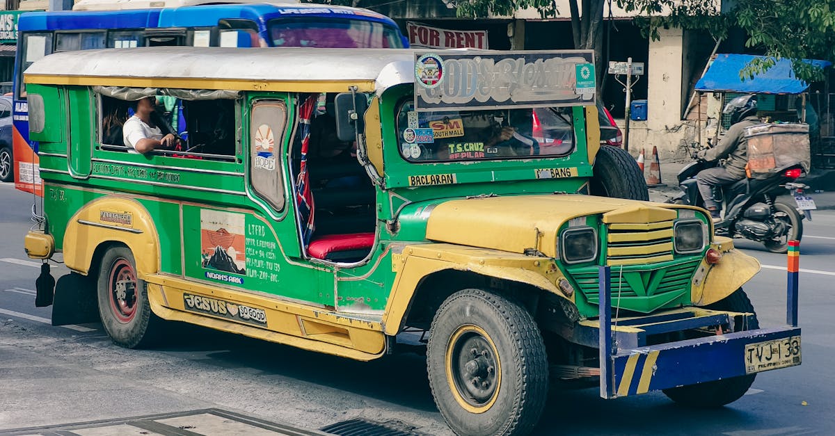 découvrez l'histoire et la culture fascinantes du jeepney, un moyen de transport emblématique des philippines, alliant tradition et modernité.