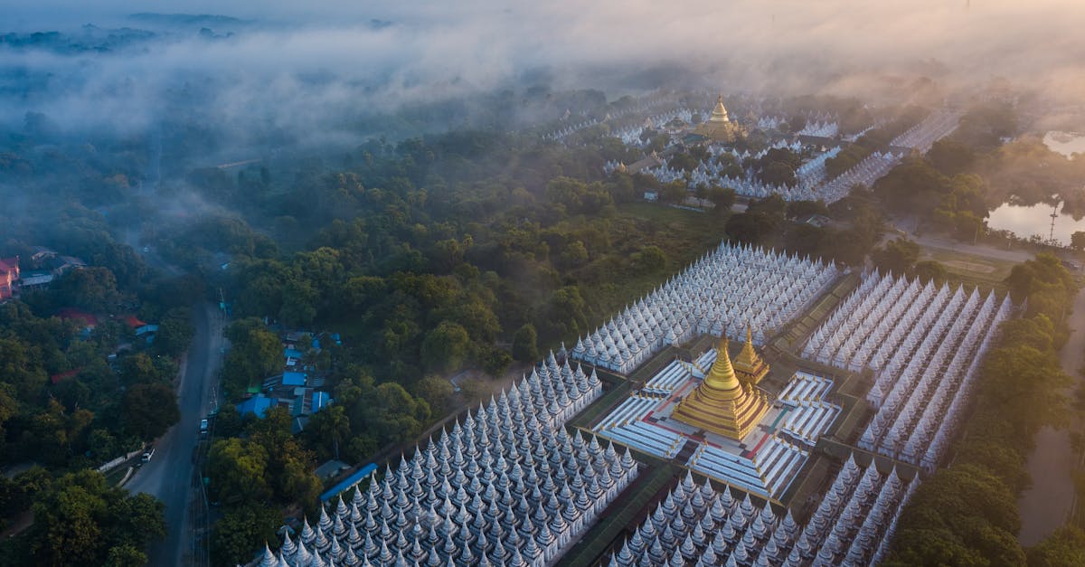 découvrez mae sot, une ville frontalière dynamique entre la thaïlande et le myanmar, riche en culture, marchés locaux et paysages naturels à explorer.