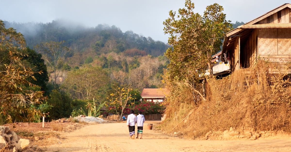 découvrez mae sot, une ville dynamique à la frontière entre la thaïlande et le myanmar, connue pour son commerce transfrontalier, sa diversité culturelle et ses paysages pittoresques.