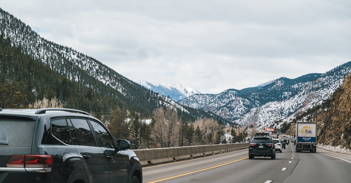 découvrez les précautions essentielles pour un road trip en montagne en toute sécurité : préparez votre véhicule, vérifiez la météo, équipez-vous correctement et planifiez vos arrêts.