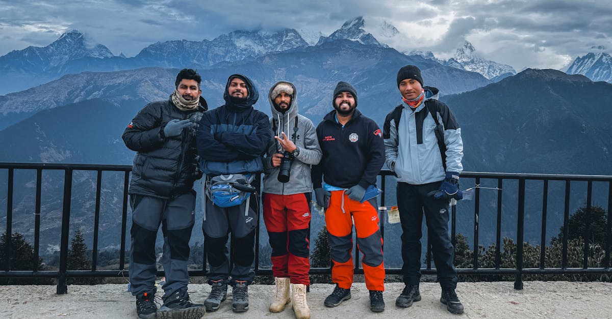 découvrez les paysages spectaculaires du népal avec nos treks inoubliables. explorez les sentiers mythiques, la culture locale et la nature préservée pour une aventure unique.