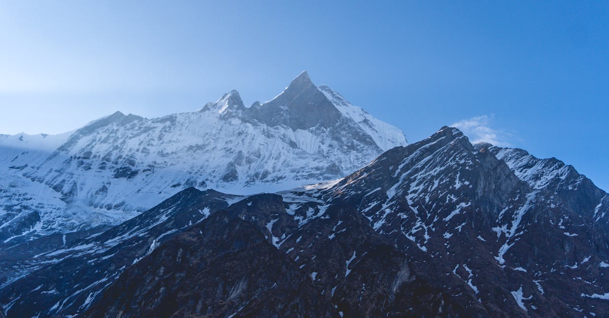 découvrez les paysages époustouflants du népal grâce à nos treks exceptionnels. partez à l'aventure au cœur de l'himalaya et vivez une expérience unique entre nature et culture.