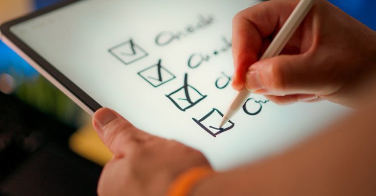 liste de voyage complète pour ne rien oublier : vêtements, documents, accessoires essentiels et conseils pratiques pour un séjour réussi.