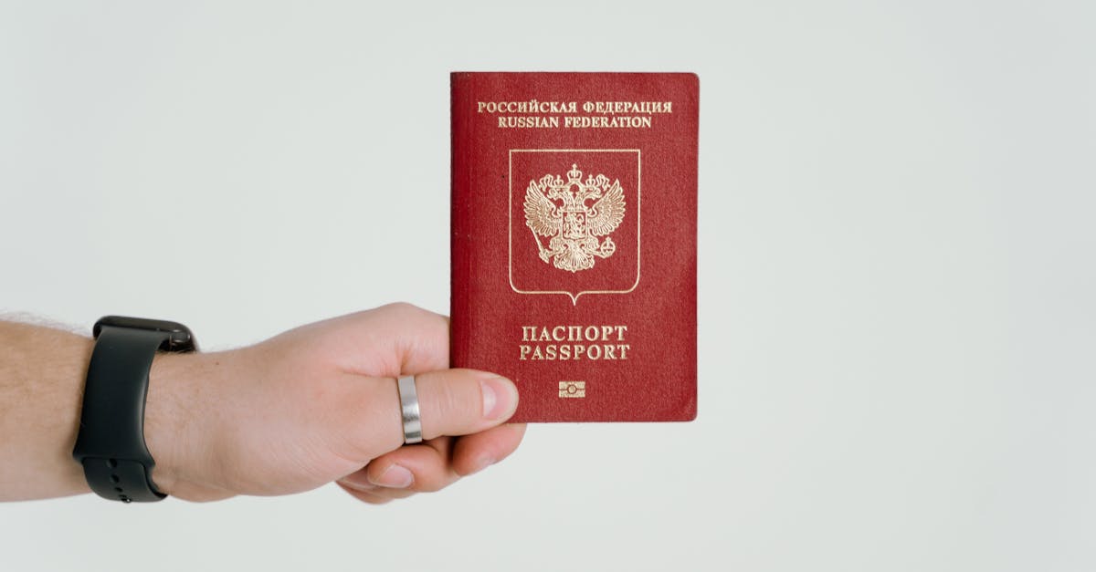 découvrez la liste essentielle des documents à scanner avant de voyager à l'étranger pour un séjour serein et bien préparé.