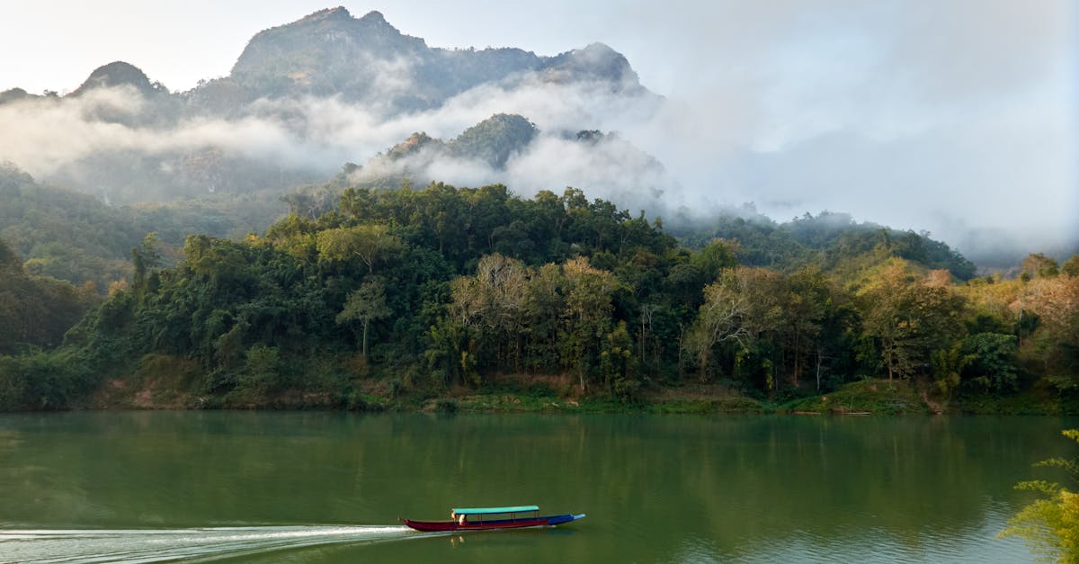 découvrez notre itinéraire complet pour le nord du laos, incluant les meilleures étapes, activités incontournables et conseils pratiques pour un voyage mémorable.