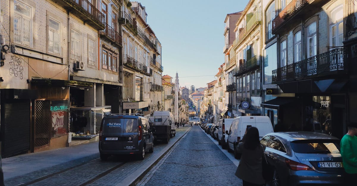 découvrez un road trip inoubliable au portugal : paysages magnifiques, plages idylliques, villes historiques et gastronomie savoureuse pour une aventure unique.