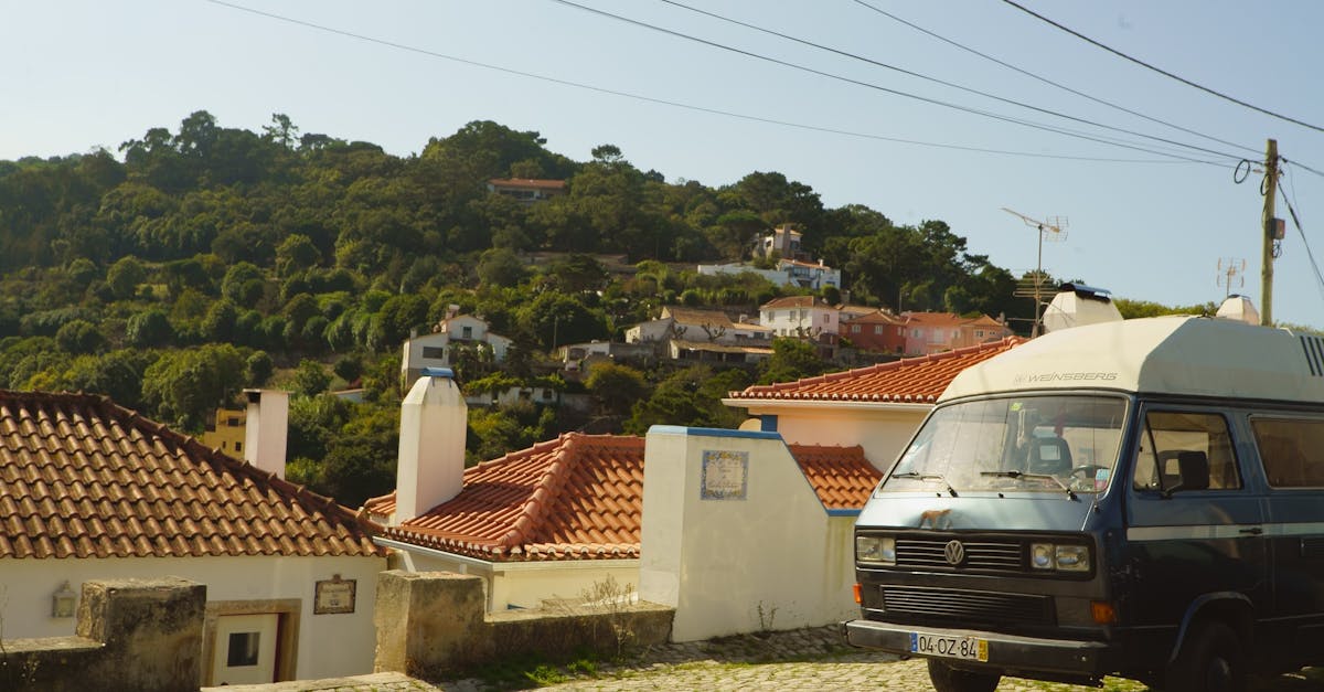 découvrez les incontournables d'un road trip au portugal : paysages magnifiques, plages, villes historiques et gastronomie locale pour une aventure inoubliable.