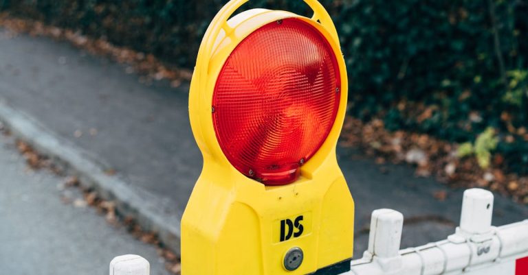 conseils et informations essentiels pour assurer la sécurité routière et prévenir les accidents sur les routes.