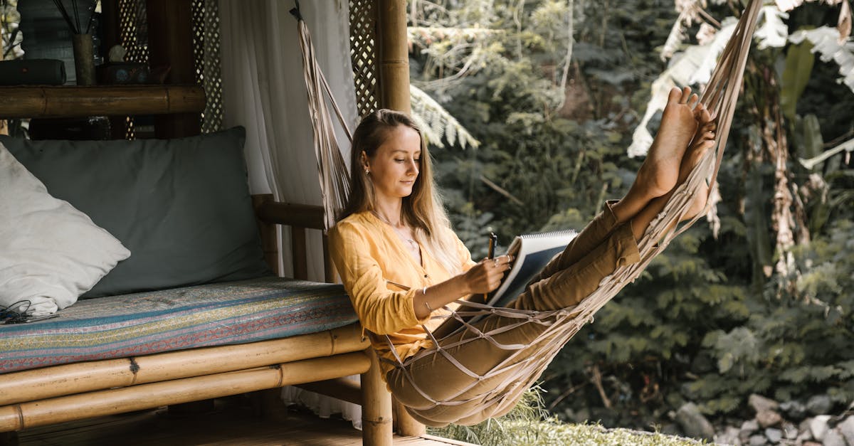 découvrez le slow travel, une approche de voyage qui privilégie la lenteur, l'immersion culturelle et le respect des lieux pour une expérience authentique et enrichissante.