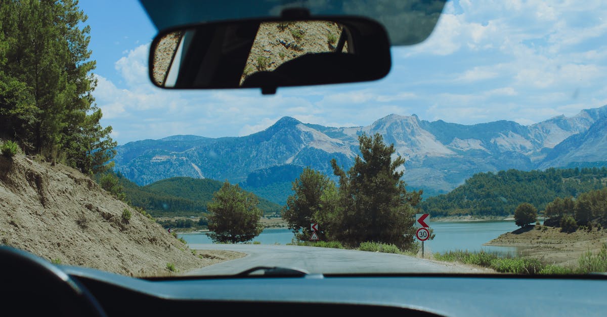 découvrez nos astuces pour gérer la chaleur lors de votre road trip d'été et profiter pleinement de votre voyage en toute sécurité.