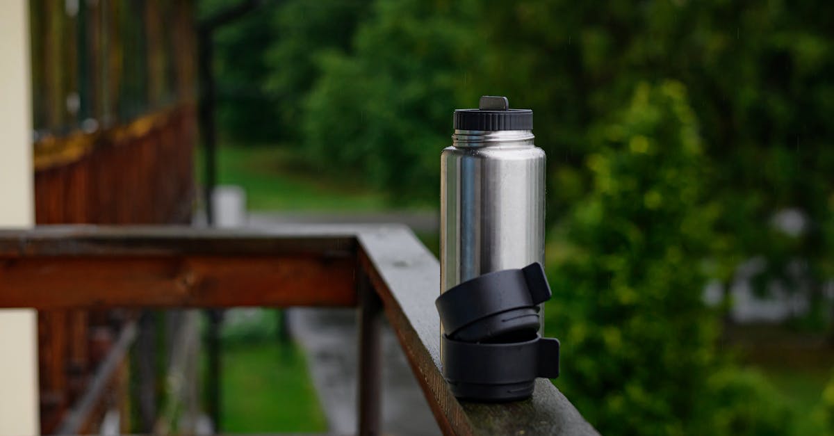 bouteille filtre à eau de voyage : profitez d'une eau pure et saine partout où vous allez grâce à notre bouteille filtrante pratique et portable, idéale pour les aventuriers et les voyageurs.