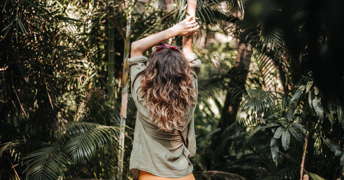 découvrez notre collection de vêtements tropicaux alliant confort et style, parfaits pour vos aventures ensoleillées et vos escapades estivales.